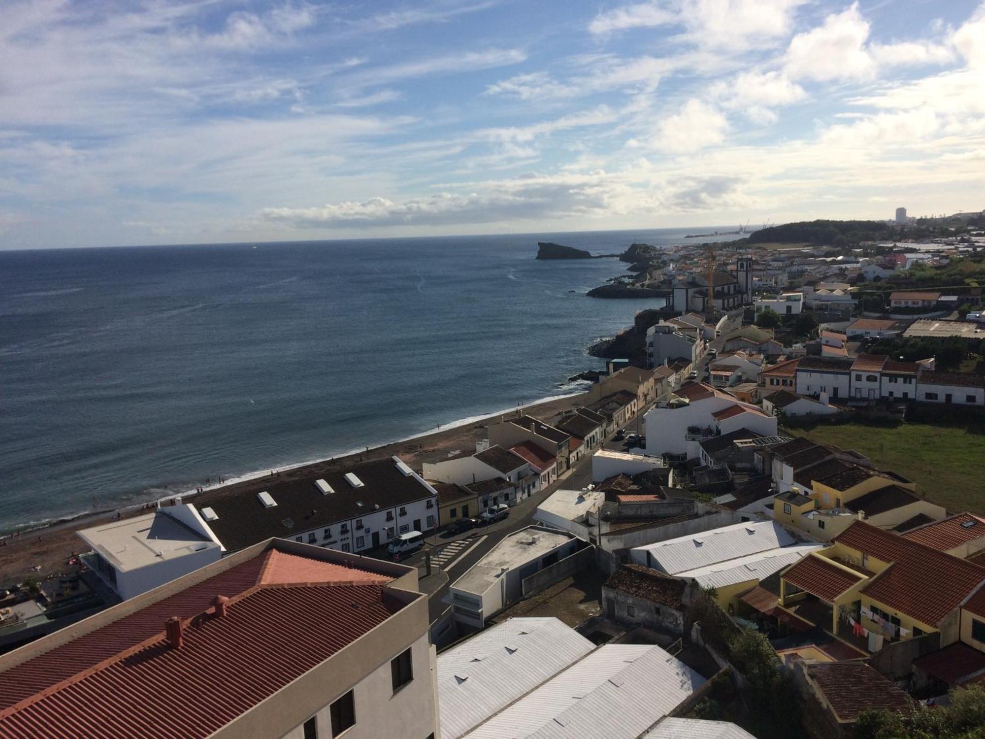 Lila'S Beach Apartment São Roque Kültér fotó