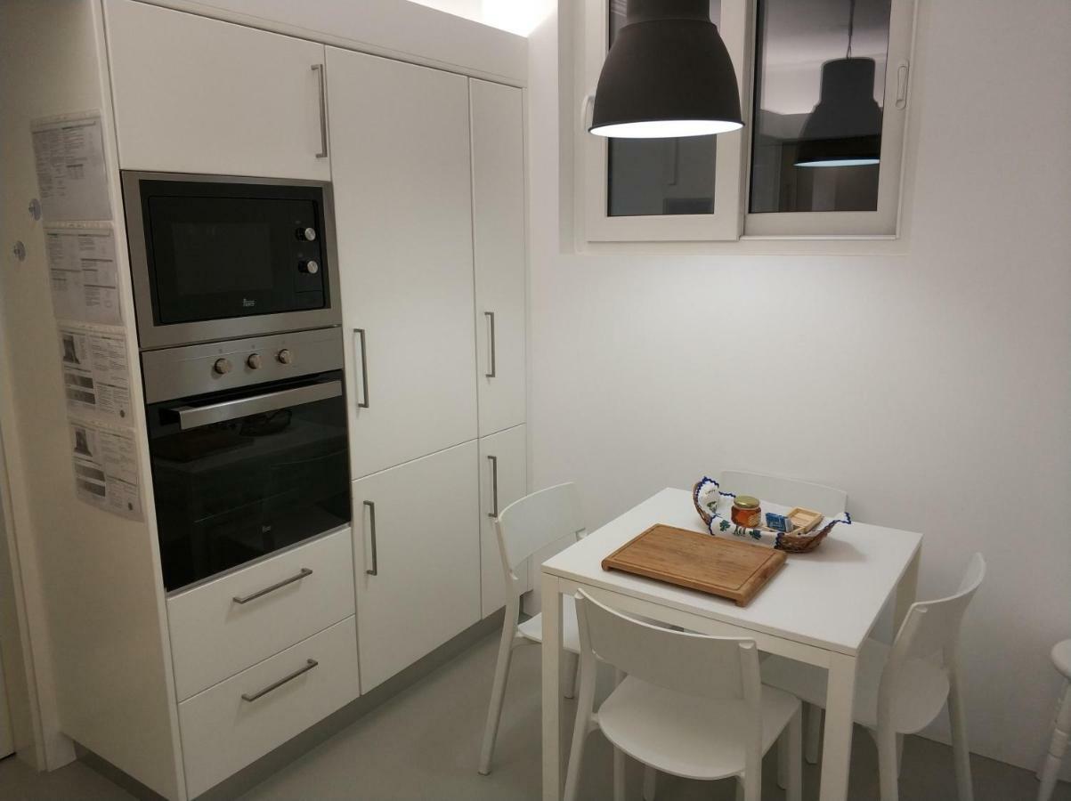 Lila'S Beach Apartment São Roque Kültér fotó